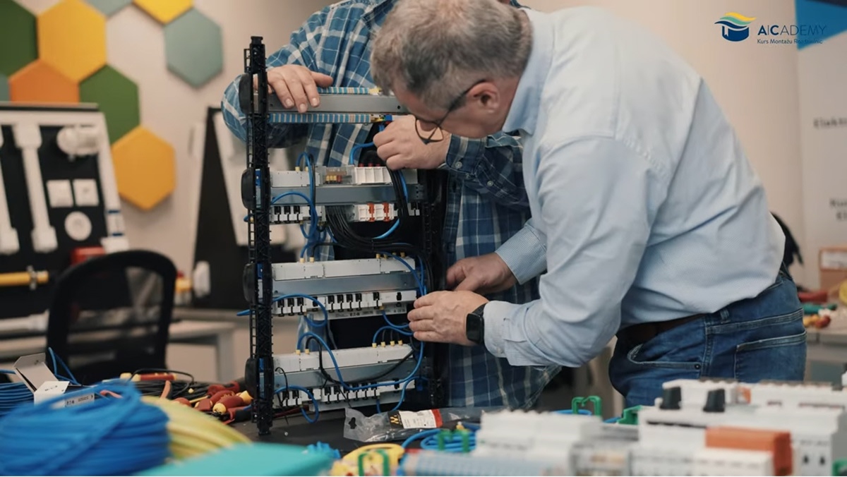 Montaż Rozdzielnic Elektrycznych